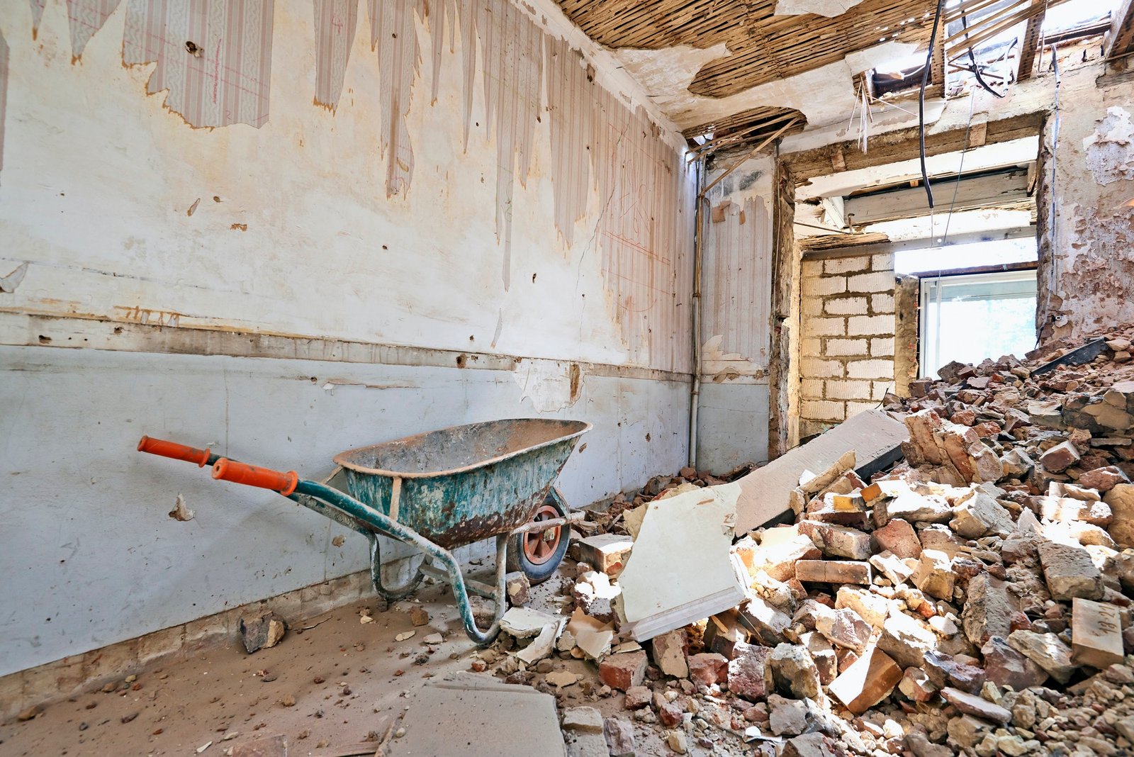 abandoned-room-under-demolition.jpg abandoned-room-under-demolition.jpg